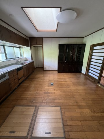 津山市加茂町塔中　２階建中古住宅　８DKのキッチン