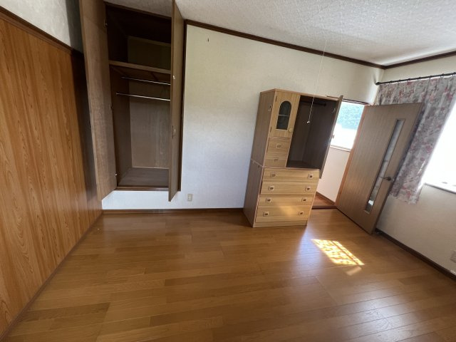 津山市加茂町塔中　２階建中古住宅　８DKの洋室|2F