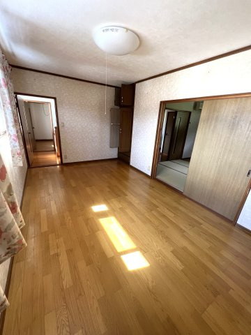 津山市加茂町塔中　２階建中古住宅　８DKの洋室|2F