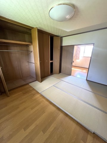 津山市加茂町塔中　２階建中古住宅　８DKの和室|2F