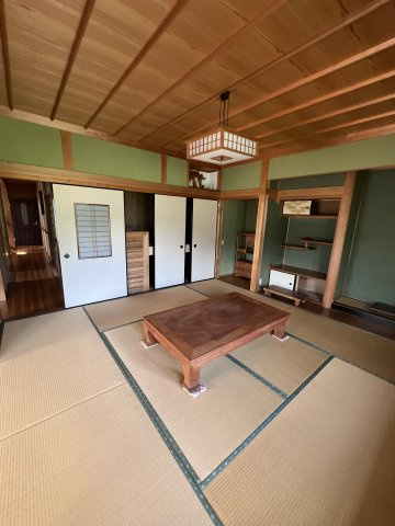 津山市加茂町塔中　２階建中古住宅　８DKの和室|1F
