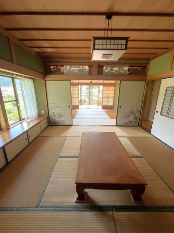 津山市加茂町塔中　２階建中古住宅　８DKの和室|1F