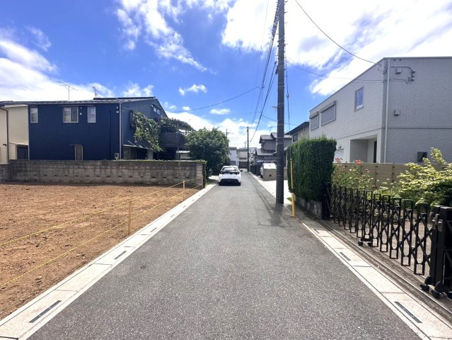 入間郡三芳町大字北永井の新築一戸建の前面道路含む現地写真|南西側約4.6ｍの前面道路