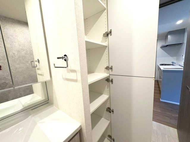 アンビシャスガーデン鶴瀬の外観|公園側から撮影。