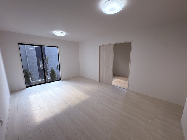 ハートフルタウンうるま市上江洲Ⅱ-B号棟　＼☆ご成約時５０万円キャッシュバック☆／の洋室|※同施工会社の別物件サンプル写真となります。