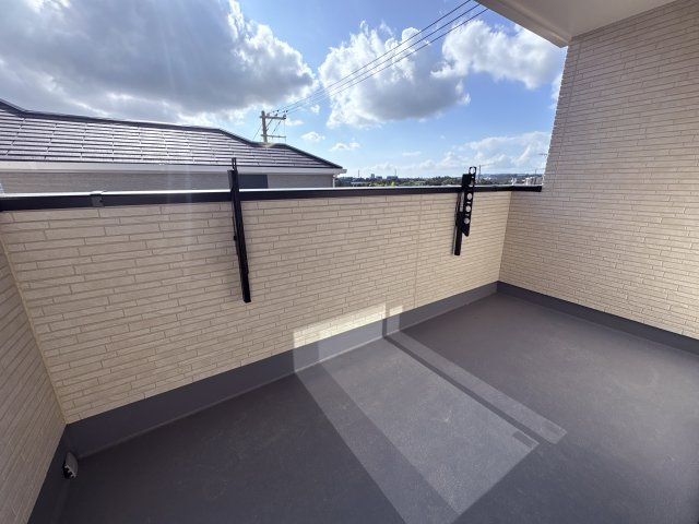 ハートフルタウンうるま市上江洲Ⅱ-B号棟　＼☆ご成約時５０万円キャッシュバック☆／のバルコニー|※同施工会社の別物件サンプル写真となります。