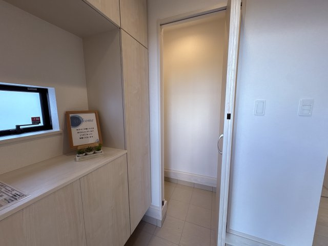 ハートフルタウンうるま市上江洲Ⅱ-B号棟　＼☆ご成約時５０万円キャッシュバック☆／の玄関|※同施工会社の別物件サンプル写真となります。