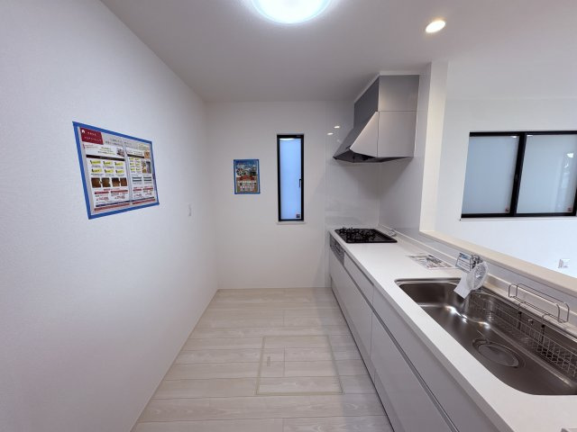 ハートフルタウンうるま市上江洲Ⅱ-B号棟　＼☆ご成約時５０万円キャッシュバック☆／のキッチン|※同施工会社の別物件サンプル写真となります。