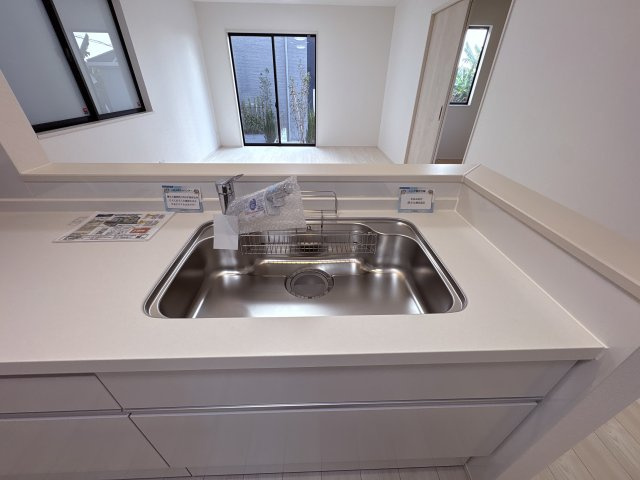 ハートフルタウンうるま市上江洲Ⅱ-B号棟　＼☆ご成約時５０万円キャッシュバック☆／のキッチン