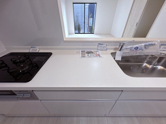 ハートフルタウンうるま市上江洲Ⅱ-B号棟　＼☆ご成約時５０万円キャッシュバック☆／のキッチン|※同施工会社の別物件サンプル写真となります。