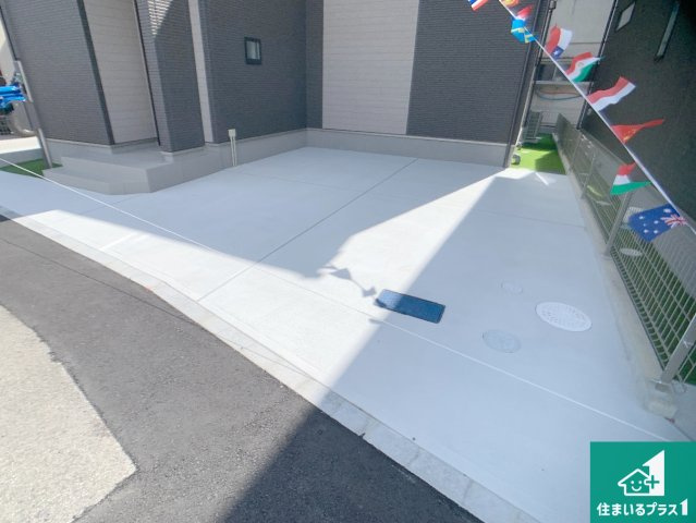 加古川市平岡町土山　新築一戸建ての駐車場|駐車スペース！散水栓があるので、こまめに愛車を洗えます！
