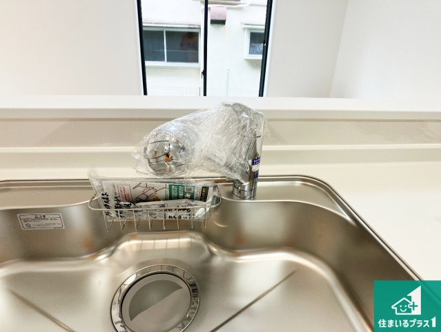 加古川市平岡町土山　新築一戸建ての設備|浄水器を内蔵！炊飯時、お茶を作る時に安心してお水を使えます！お湯と冷水、浄水と原水、シャワーの切替えもワンタッチです！
