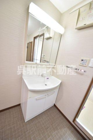 呉市晴海町ビル(SEASIDE HARUMI)の独立洗面台