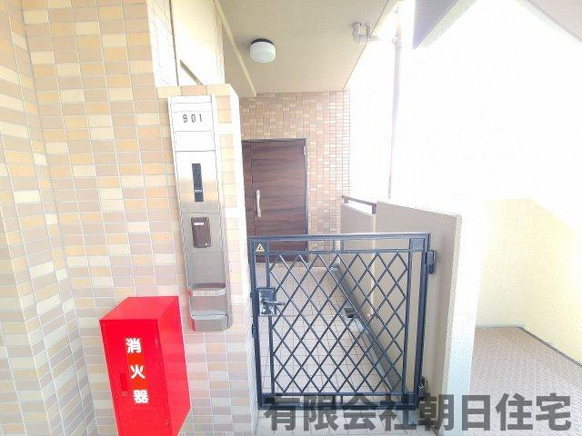 【その他共用部分】 | サーパス学園東 | 玄関前ポーチはこのようになっています