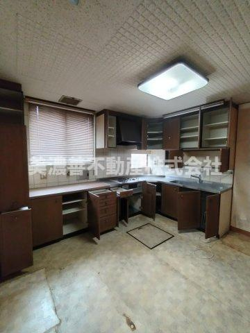 ６５９３７　岐阜市椿洞中古戸建てのキッチン|Ｌ字型キッチン