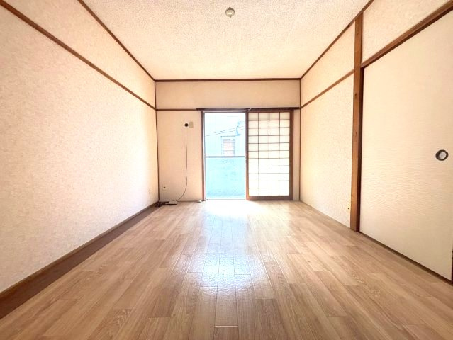 恵マンションの洋室