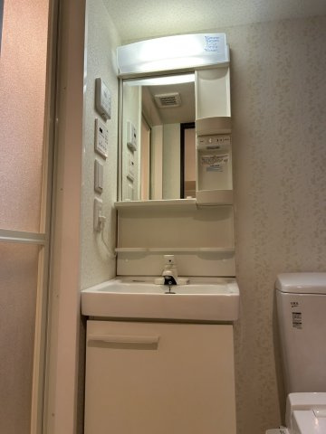 【賃貸マンション】Ｖｉｌｌａ　Ｂｒｉｓｅの独立洗面台|独立洗面化粧台付き