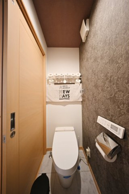 【トイレ】 | 太田市細谷町　中古戸建 | 暖房便座などがついた高機能シャワートイレです。