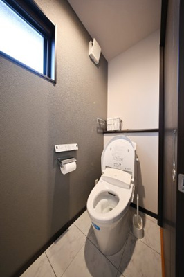 【トイレ】 | 太田市細谷町　中古戸建 | 2階にもトイレがあります。消臭クロスで快適♪
