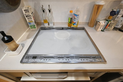 【キッチン】 | 太田市細谷町　中古戸建 | IHクッキングヒーター採用で安全
