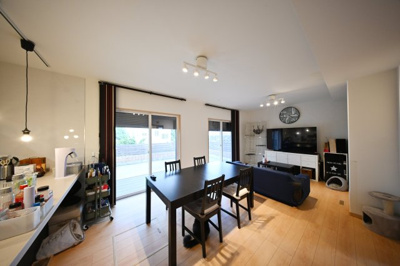 【居間・リビング】 | 太田市細谷町　中古戸建 | お友達を呼んでホームパーティーもできる広々ダイニングです♪