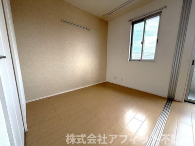 【寝室】 | グラシューズ深津 | 洋室3.4帖