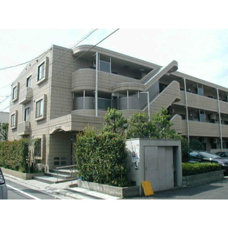 【外観】 | 鉄筋コンクリート造のがっちりとした建物。