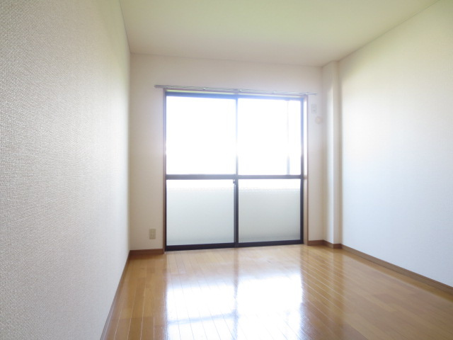 コーポアベニュー大城【キャッシュバック対象物件】の洋室