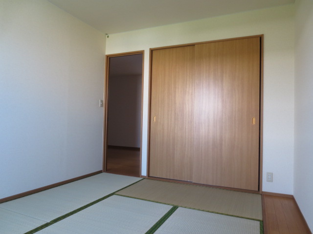 コーポアベニュー大城【キャッシュバック対象物件】の和室