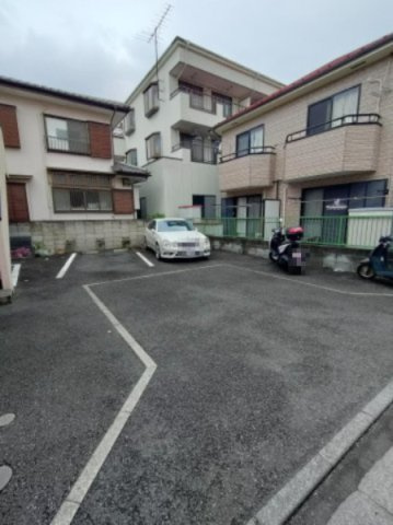 コーポソアラの駐車場