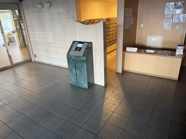 サンクレイドル習志野パセオのエントランス|共用部・エントランス/オートロック、モニター付インターホンでセキュリティに配慮されています。