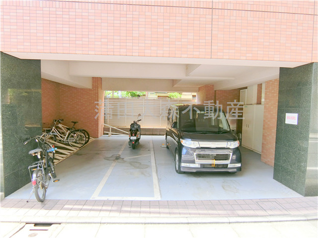 エル・ドゥーチェ蒲田の駐車場