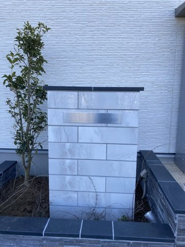 【賃貸マンション】リブリ・V*ris　上広谷のエントランス