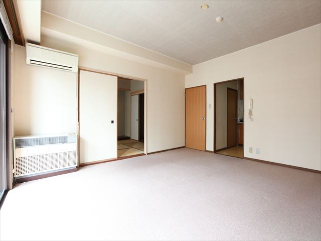 【居間・リビング】の画像