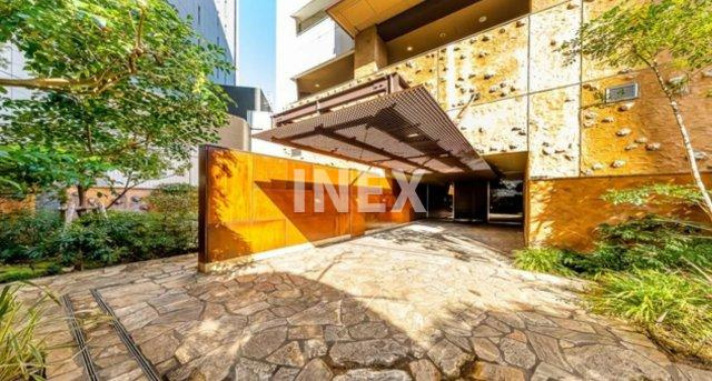 横浜市神奈川区金港町の賃貸マンションのエントランス