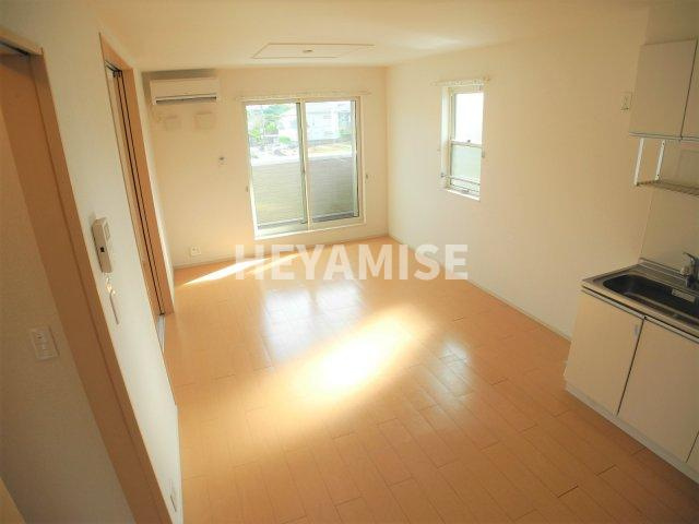 ソレイユの居間・リビング|※同物件反転タイプの写真でございます※現況を優先します※