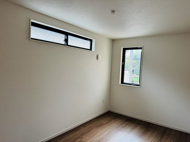 八王子市　台町　新築一戸建て　１０期の子供部屋|～2階5.6帖の洋室　2面採光で陽当たり・風通しの良いお部屋です～