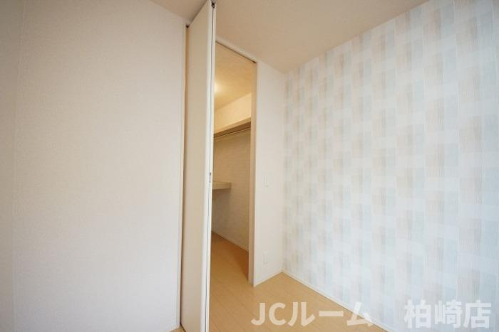 柏崎市東本町３丁目のアパートの収納