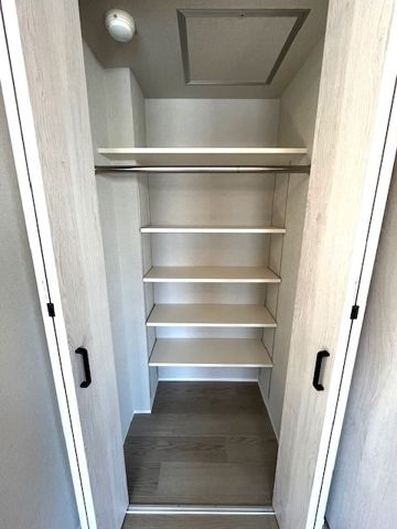 レジディア広尾南の収納|■クローゼット収納！
