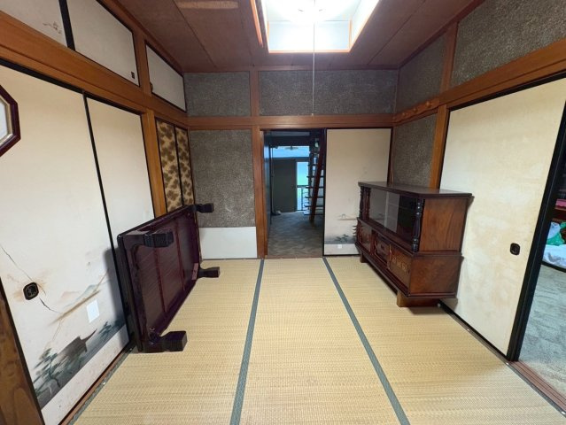 中古戸建　大垣市荒川町　昭和63年築・昭和48年築の和室|北側２階建て