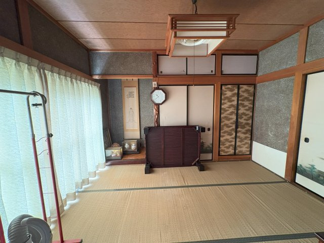 中古戸建　大垣市荒川町　昭和63年築・昭和48年築の和室|北側２階建て
