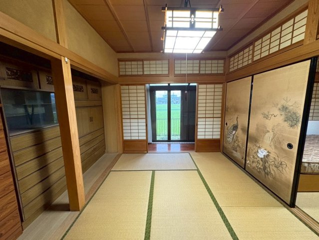 中古戸建　大垣市荒川町　昭和63年築・昭和48年築の和室|南側平屋