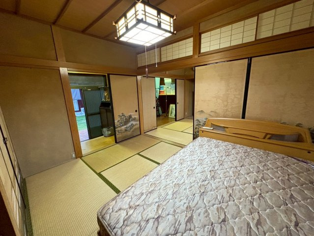 中古戸建　大垣市荒川町　昭和63年築・昭和48年築の和室|南側平屋