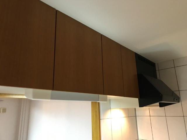 アリスハウスのキッチン|吊り戸棚、レンジフード