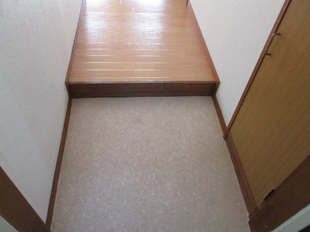 青梅橋ビルの玄関