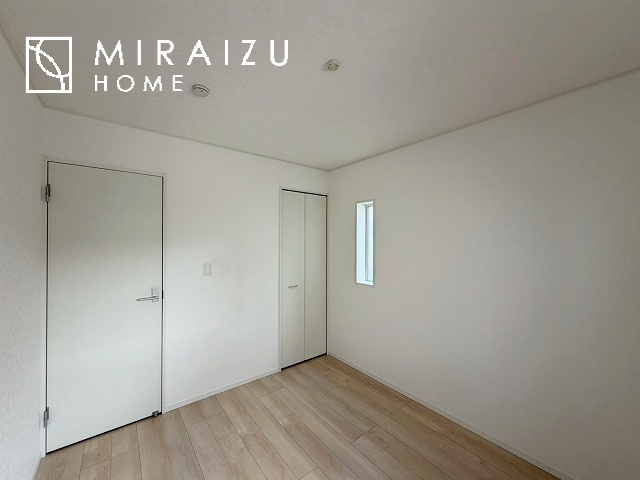 【寝室】 | 建物完成につき、実際のお部屋をごゆっくりご見学いただけます。お休みの日にご家族で見学はいかがでしょう。