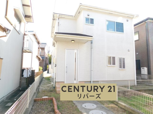 津島市江東町３丁目の中古一戸建の外観|内装リフォーム済み！！　いつでもご案内出来ます♪（お問合せ当日、平日、水曜、夜間の見学でもＯＫ）　敷地７１．２０坪！！　駐車２台ＯＫ　南にウッドデッキ付きの庭♪　全居室６．０以上の広々４ＬＤＫ物件！