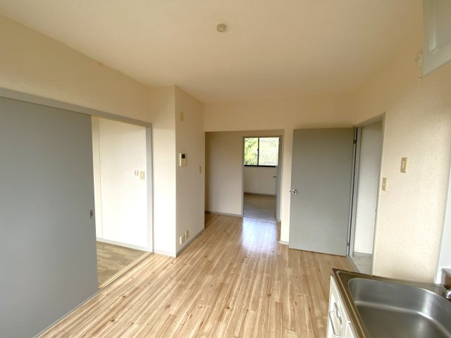 エメラルド蓮沼Cの居間・リビング