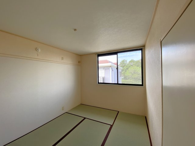 エメラルド蓮沼Cの和室