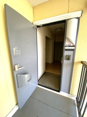 エメラルド蓮沼Cの玄関